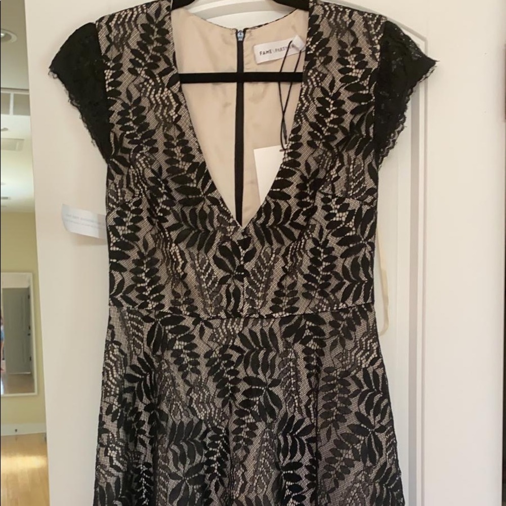 Fame & Partners Renn dress NWT size 4